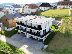 Lichtdurchflutete Doppelhaushälfte mit Garten, Terrasse und Balkon