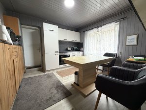 Küche mit Essbereich